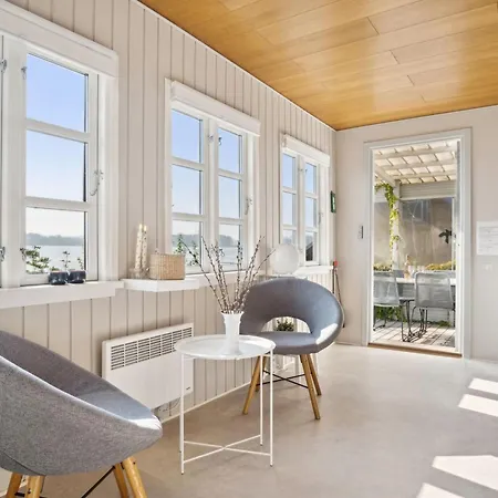 Drifa - 20m From The Sea By Interhome Vakantiehuis *